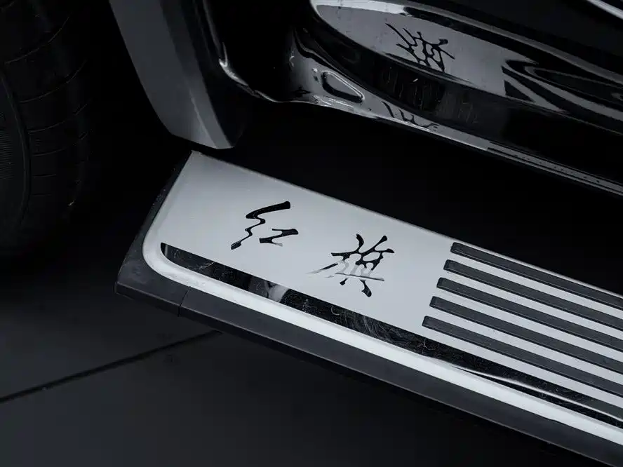 Hongqi Golden Sunflower Guoyao 2022 4.0T Elegant Flagship Edition 6 seats купить на сайте DeffCars