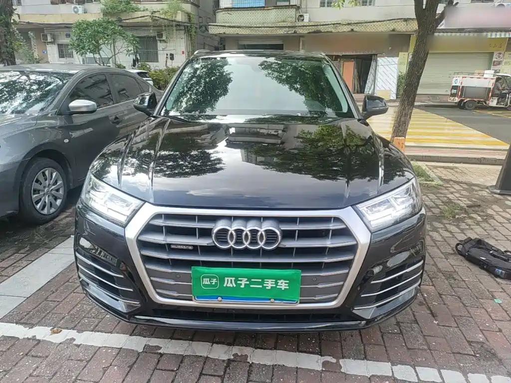 Audi Q5L 2018 45 TFSI exclusive sports model National V купить на сайте DeffCars