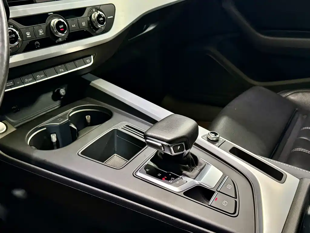 Audi A4L 2020 40 TFSI Fashionable and Dynamic купить на сайте DeffCars