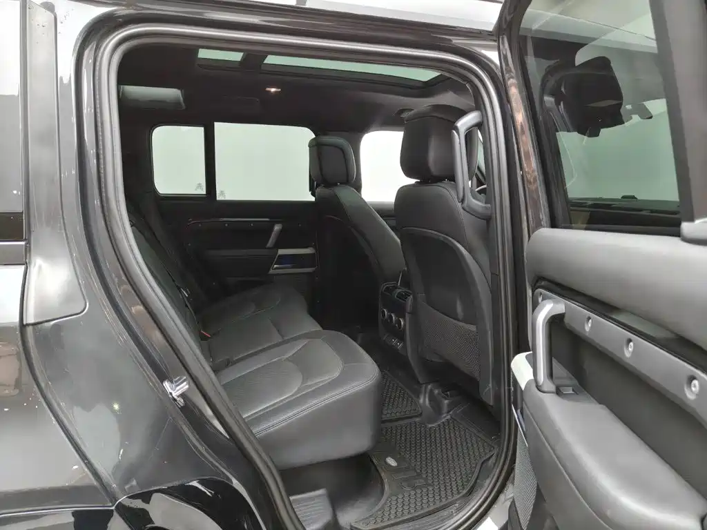 Land Rover Defender 2023 facelift 110 3.0T P400 X-DYNAMIC HSE купить на сайте DeffCars