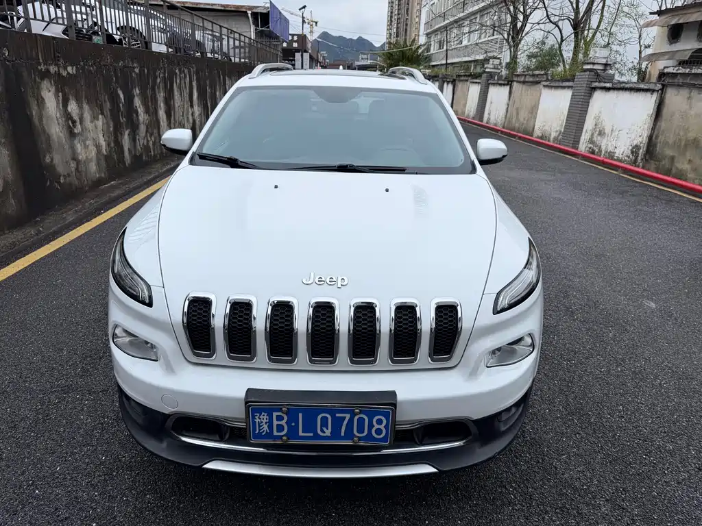 Liberty Light 2017 2.4L Leading Edition купить на сайте DeffCars
