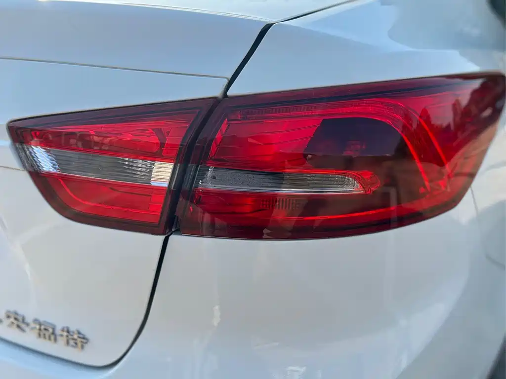 Escort 2017 facelift 1.5L automatic comfort model купить на сайте DeffCars