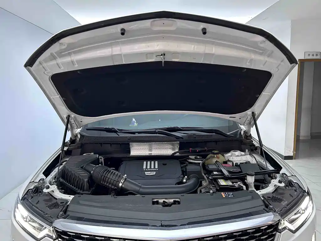 Cadillac XT6 2022 2.0T six-seat two-wheel drive luxury model купить на сайте DeffCars