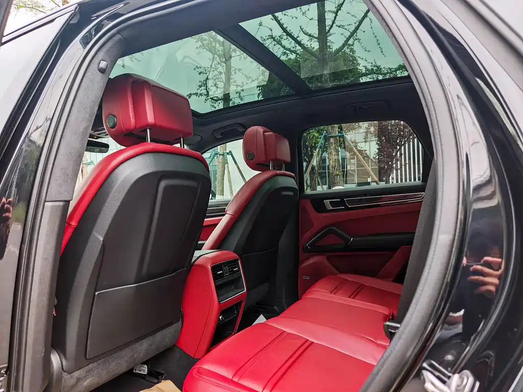 Cayenne New Energy 2021 Cayenne E-Hybrid 2.0T купить на сайте DeffCars