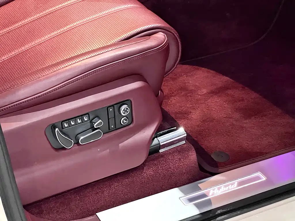 Bentayga plug-in hybrid 2021 3.0T PHEV купить на сайте DeffCars