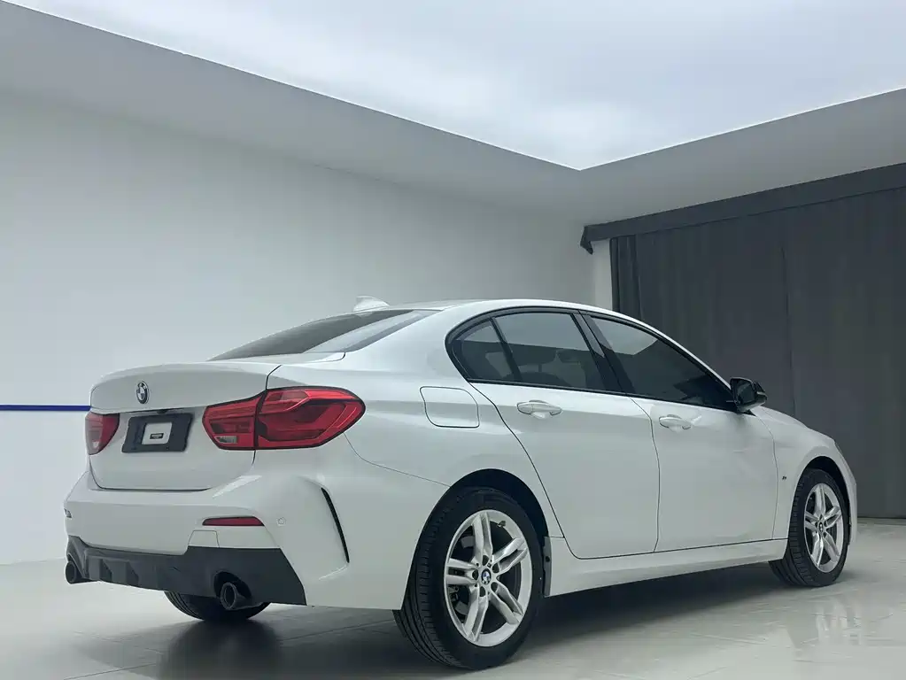 BMW 1 Series 2021 120i M Sports Night Edition купить на сайте DeffCars