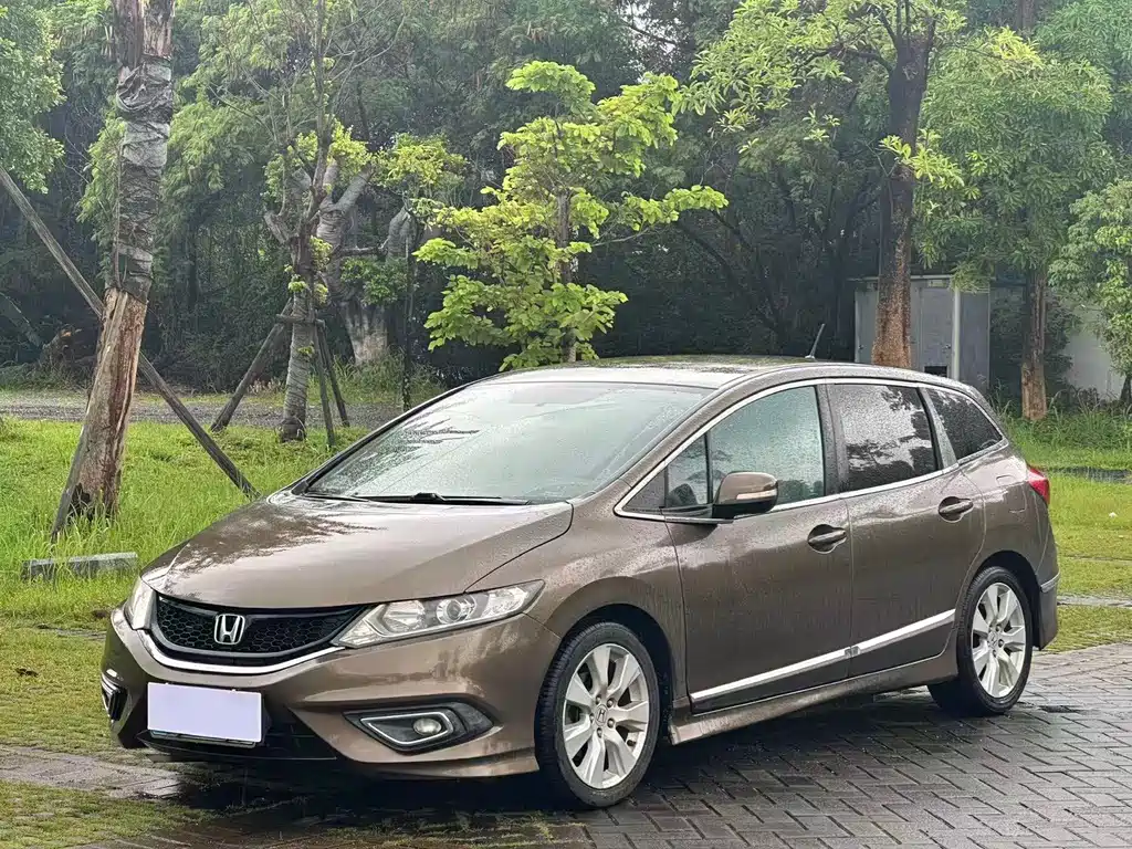 Jade 2014 1.8L Automatic Comfort Elite Edition 5 Seater купить на сайте DeffCars