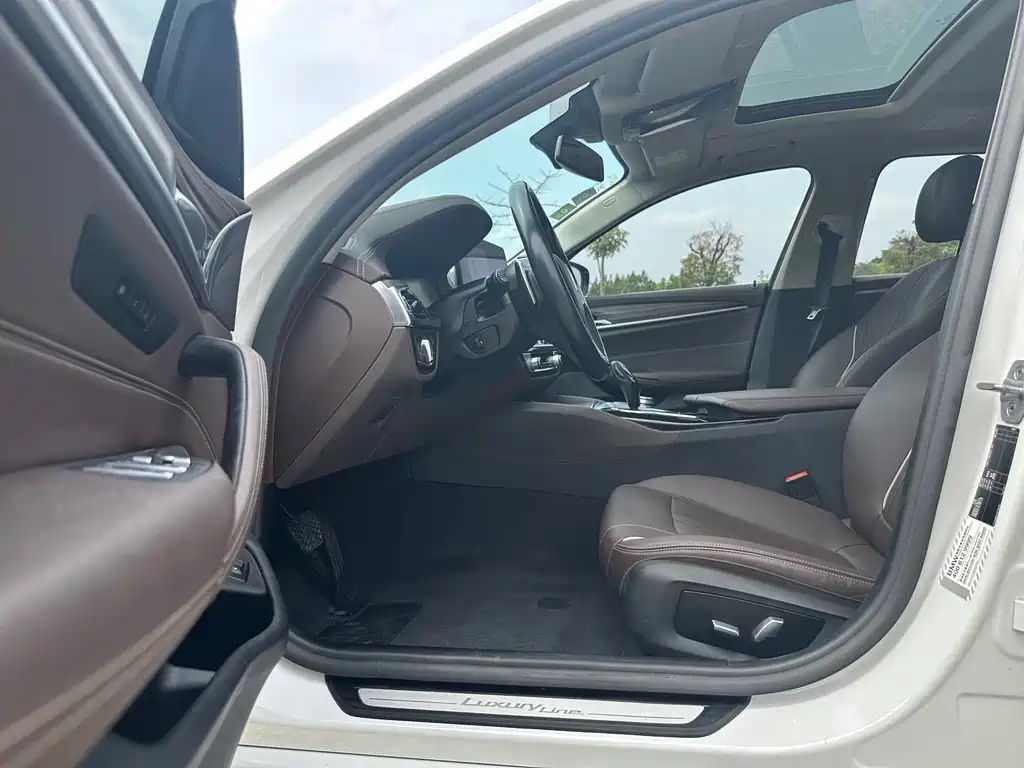 BMW 5 Series 2021 530Li Leading Luxury Package купить на сайте DeffCars