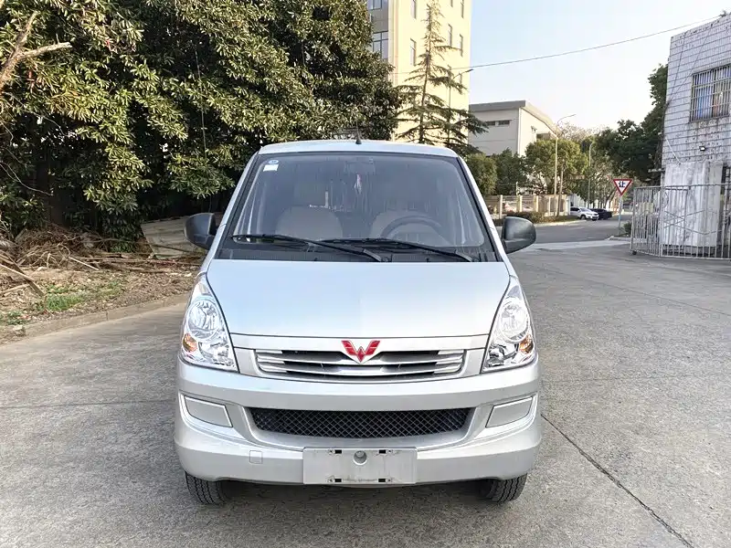 Wuling Rongguang S 2021 1.2L standard power-assisted version 7-seat LSI купить на сайте DeffCars