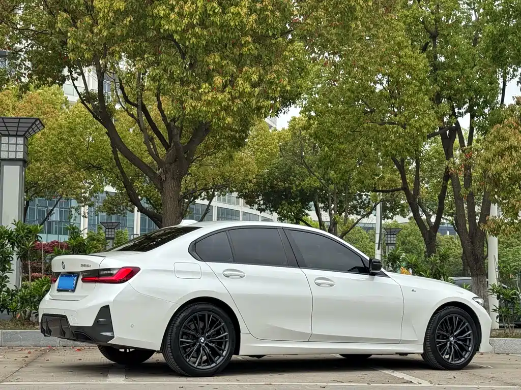 BMW 3 Series 2023 325i M Sports Night Package купить на сайте DeffCars