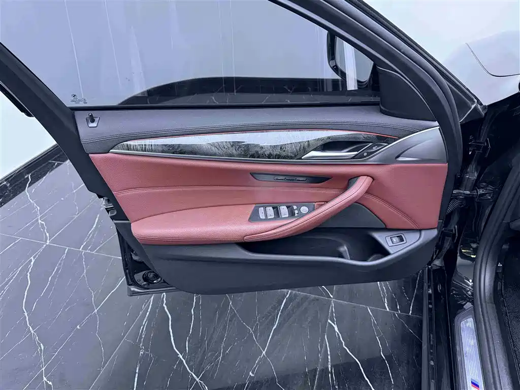 BMW 5 Series 2018 facelift 530Li xDrive M Sports Package купить на сайте DeffCars