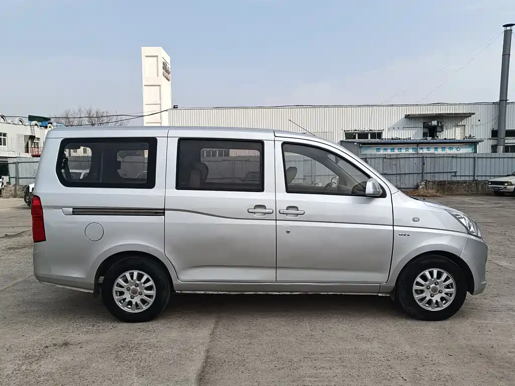 Wuling Rongguang V 2016 1.5L standard model купить на сайте DeffCars