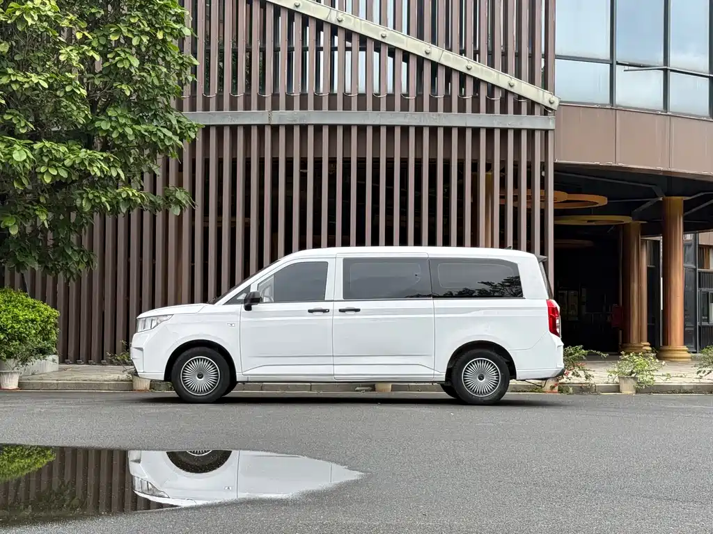 Wuling Zhengcheng 2021 1.5T manual comfort model купить на сайте DeffCars