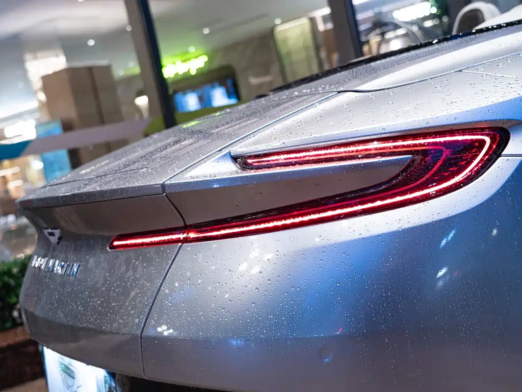 Astonmartin DB11 2023 4.0T V8 Volante купить на сайте DeffCars