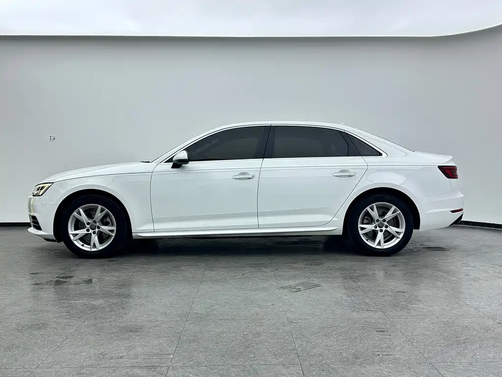 Audi A4L 2018 30th Anniversary Model 40 TFSI Enterprising купить на сайте DeffCars