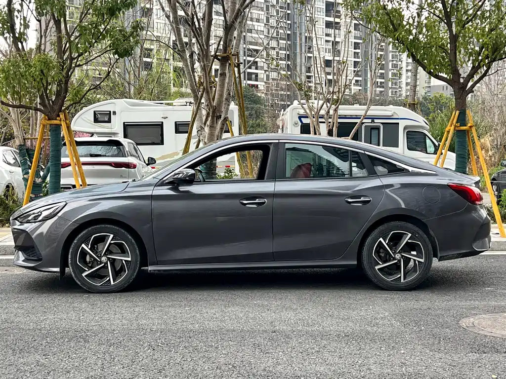 MG5 2021 300TGI DCT Green Luxury Edition купить на сайте DeffCars