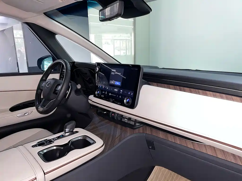 Lexus LM 2023 500h six-seater premium version купить на сайте DeffCars