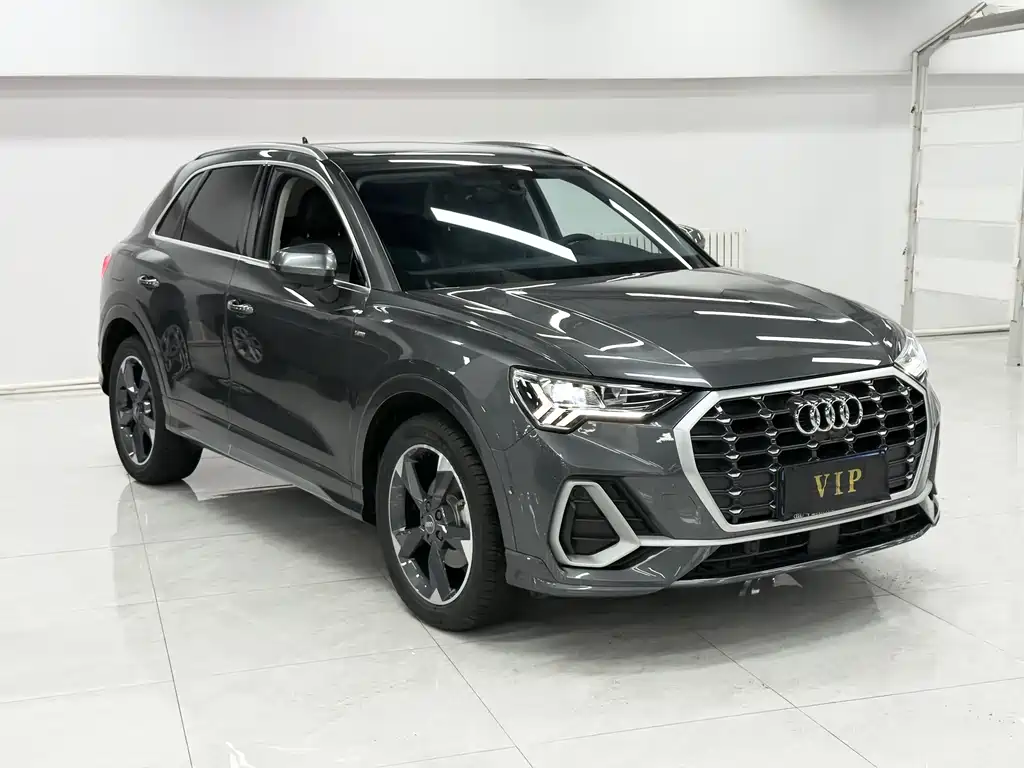 Audi Q3 2023 35 TFSI Fashionable and Dynamic (1.4T) купить на сайте DeffCars