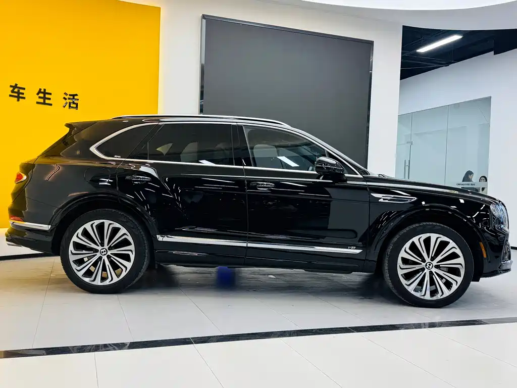 Bentayga 2021 4.0T V8 купить на сайте DeffCars