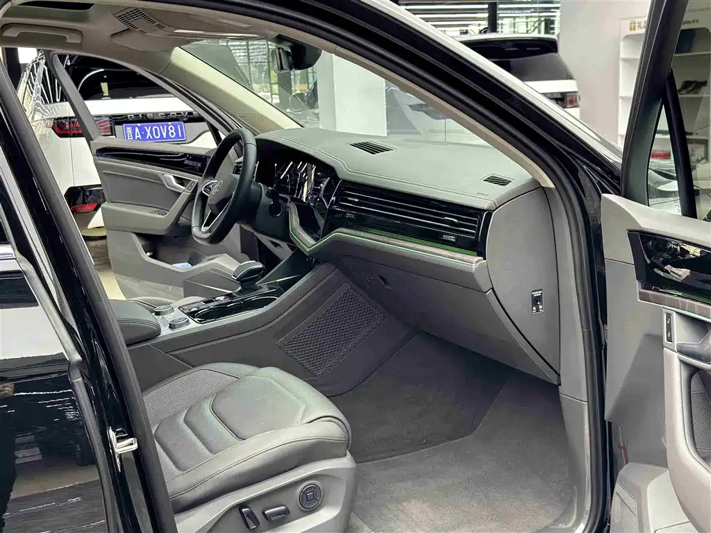 Touareg 2023 3.0TSI Ruixiang Edition Classic Sports Package купить на сайте DeffCars