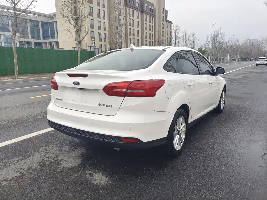 Focus 2018 sedan classic 1.6L manual stylish smart mobility version купить на сайте DeffCars