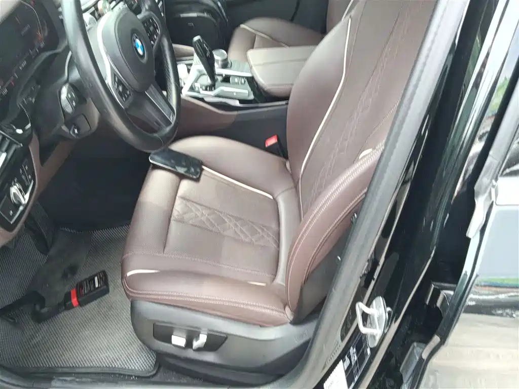 BMW 5 Series 2021 facelift 530Li leading M sports package купить на сайте DeffCars