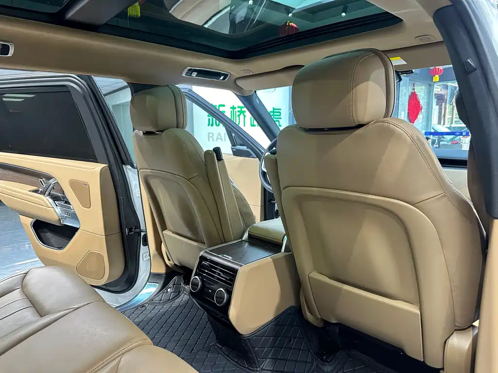 Range Rover 2025 3.0 L6 400PS Extended Edition купить на сайте DeffCars