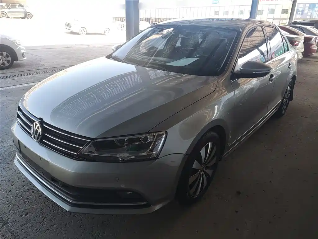 Sagitar 2015 230TSI automatic luxury model купить на сайте DeffCars
