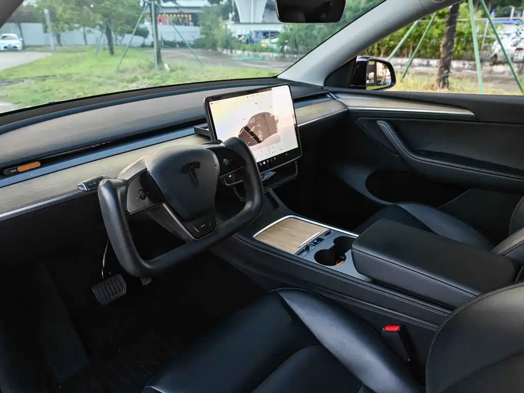 Model Y 2022 facelift rear-wheel drive version купить на сайте DeffCars