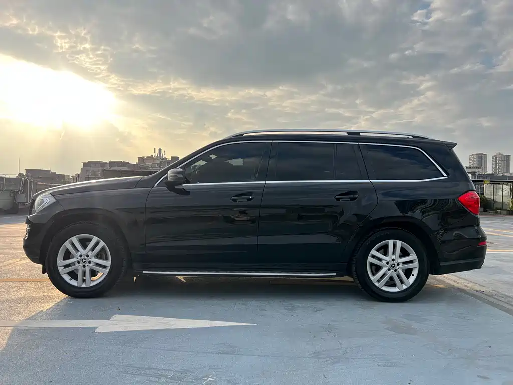 Mercedes-Benz GL Class 2015 GL 400 4MATIC Dynamic купить на сайте DeffCars