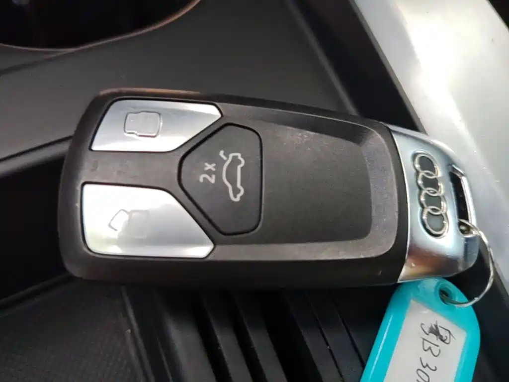 Audi A4L 2024 40 TFSI Fashionable and Dynamic купить на сайте DeffCars