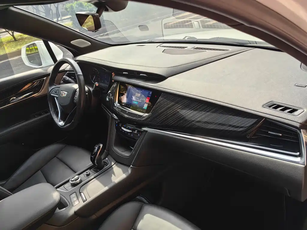 Cadillac XT6 2022 2.0T seven-seat four-wheel drive luxury model купить на сайте DeffCars