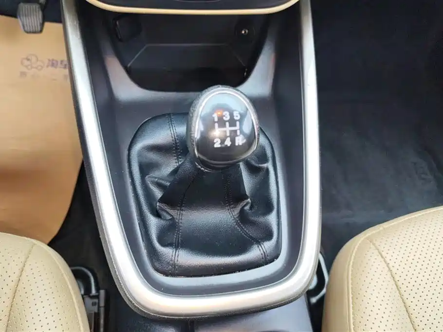 Escort 2017 facelift 1.5L manual comfort model купить на сайте DeffCars