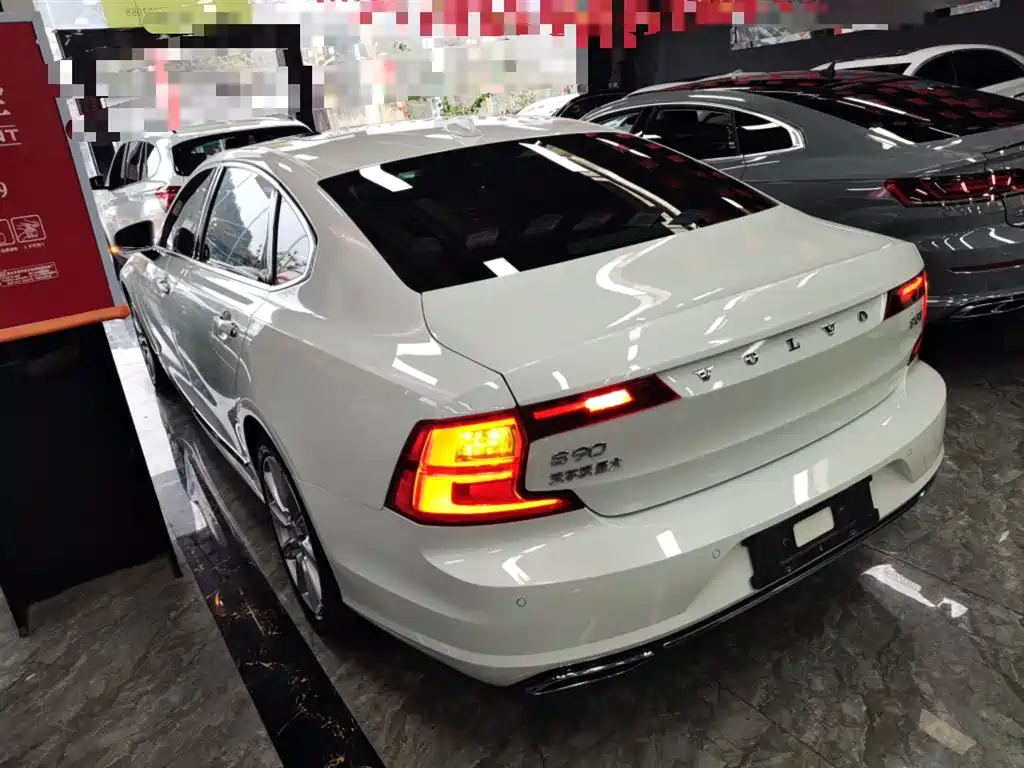 Volvo S90 2020 T5 Zhiyi Luxury Edition купить на сайте DeffCars