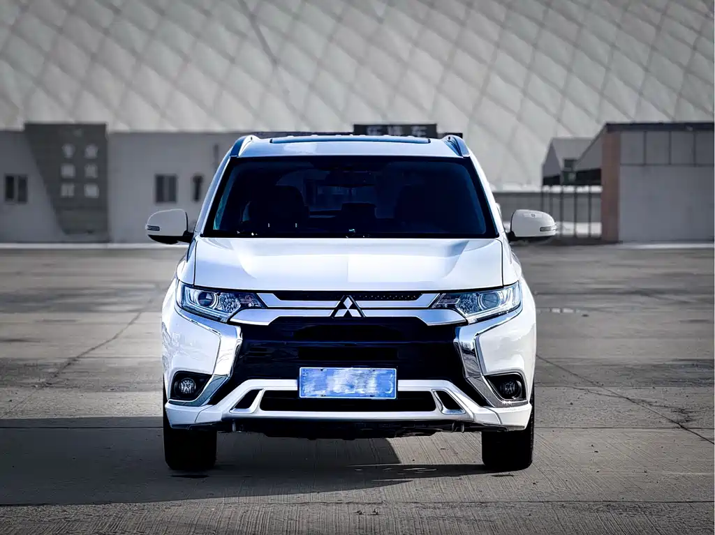 Outlander 2021 facelift 2.0L 2WD Enjoy Edition 5 seats купить на сайте DeffCars