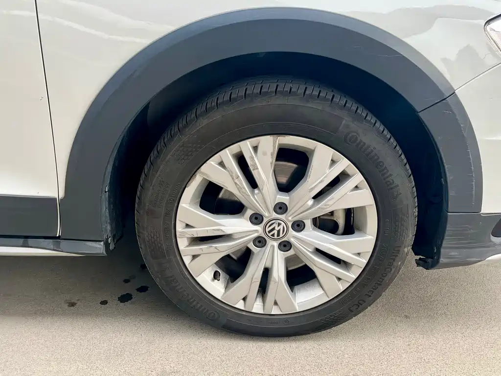 C-TREK Weiling 2018 230TSI DSG comfort model купить на сайте DeffCars