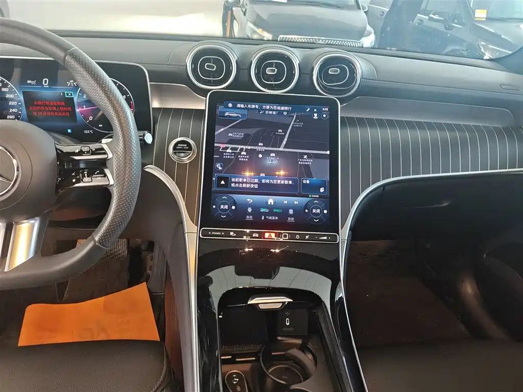 Mercedes-Benz GLC 2023 GLC 260 L 4MATIC luxury model 5 seats купить на сайте DeffCars
