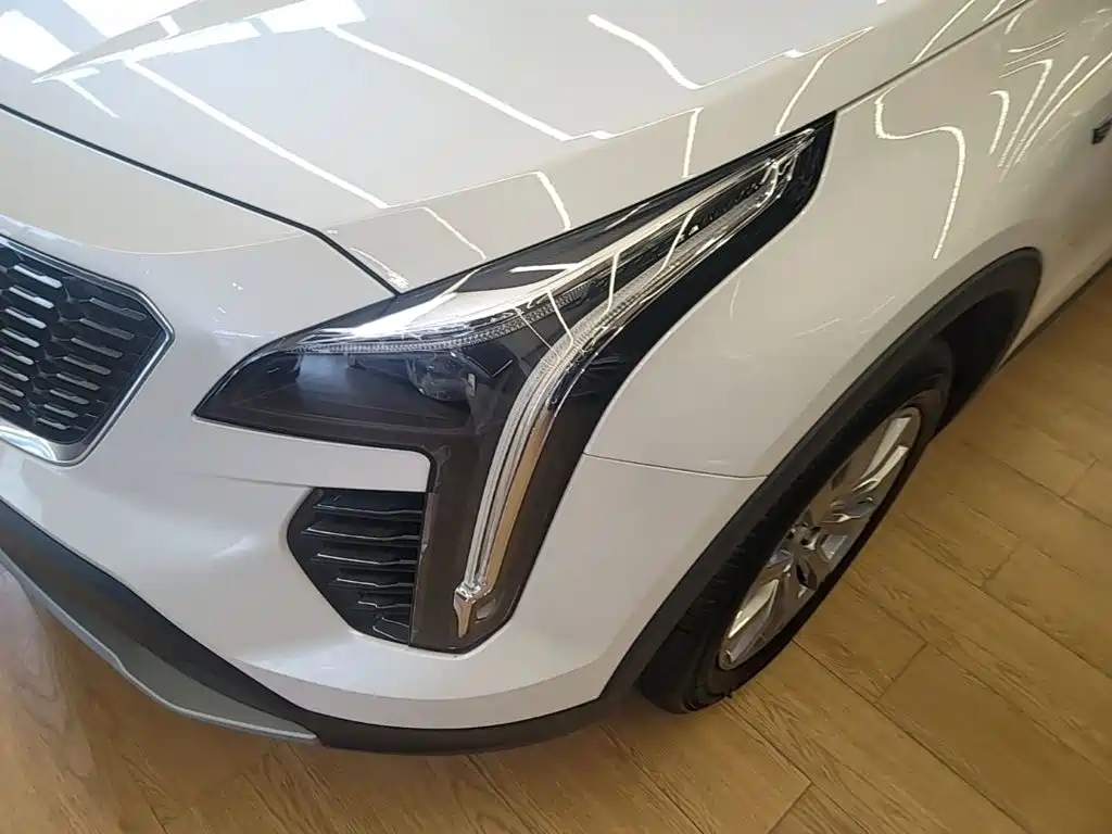 Cadillac XT4 2021 28T two-wheel drive leading model купить на сайте DeffCars