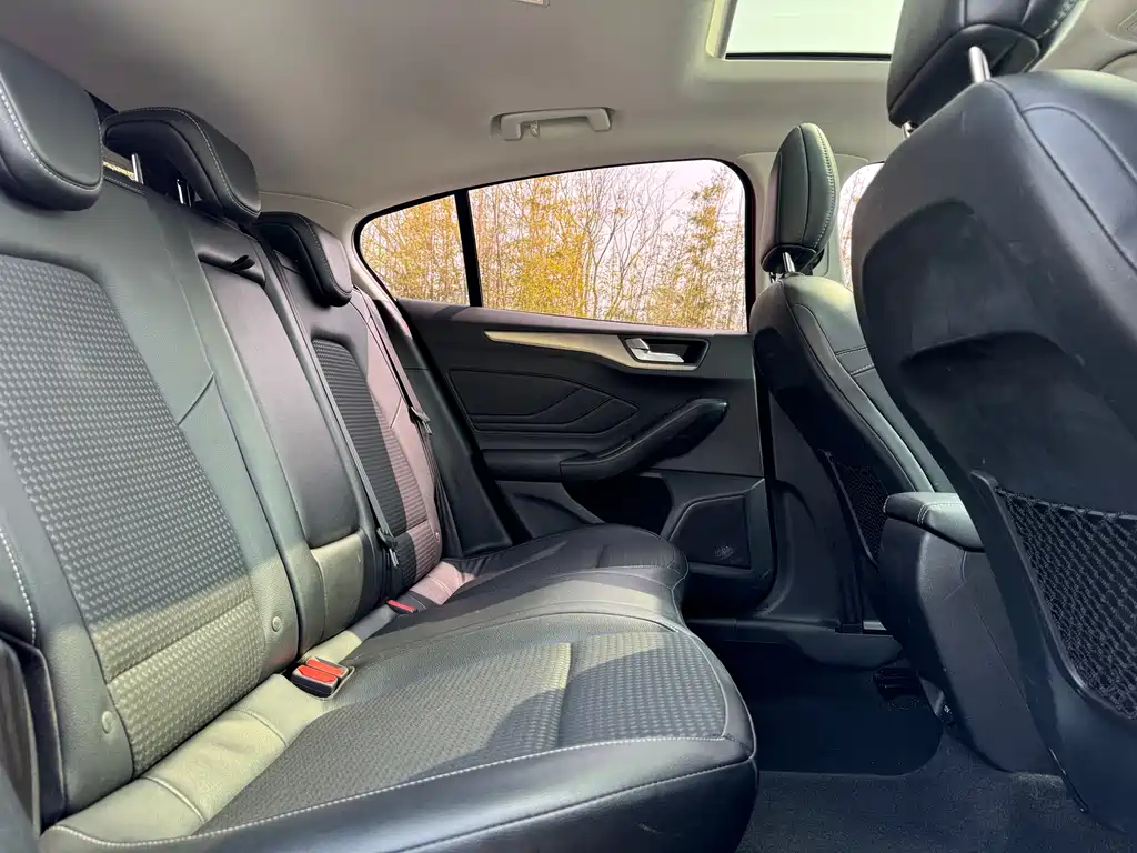 Focus 2019 Hatchback 1.5L Automatic NeochaEDGE National VI купить на сайте DeffCars