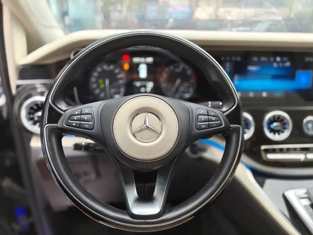 Vito 2023 2.0T Business Edition 7 seats купить на сайте DeffCars