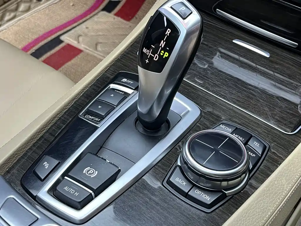 BMW 7 Series 2013 730Li Luxury купить на сайте DeffCars
