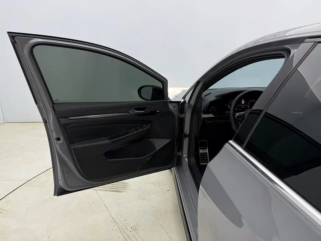 Golf 2023 facelift 280TSI DSG R-Line купить на сайте DeffCars