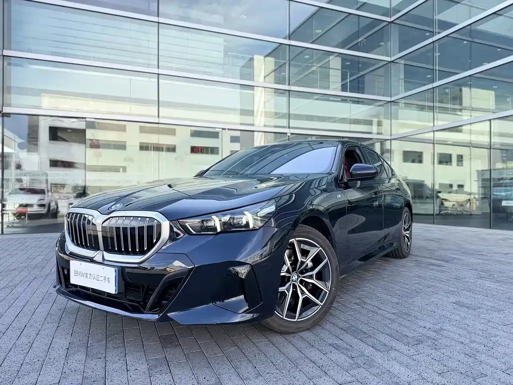 BMW 5 Series imported 2024 530i leading M sports package купить на сайте DeffCars