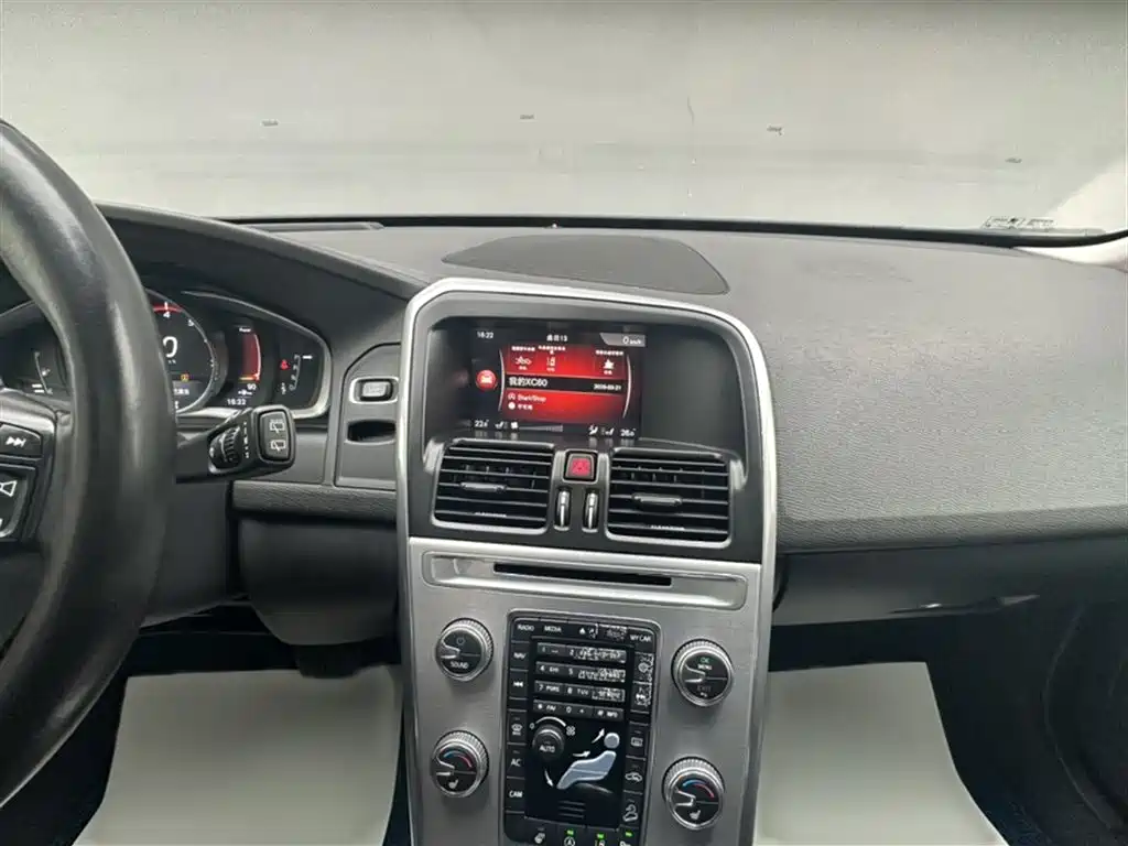 Volvo XC60 2017 T5 AWD Zhiyuan upgraded version купить на сайте DeffCars