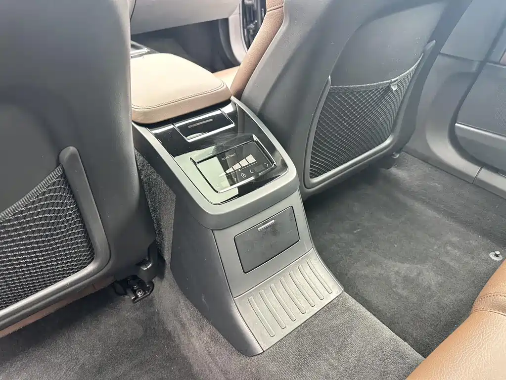 Volvo S90 plug-in hybrid 2024 plug-in hybrid four-wheel drive long range Zhiyi luxury version купить на сайте DeffCars