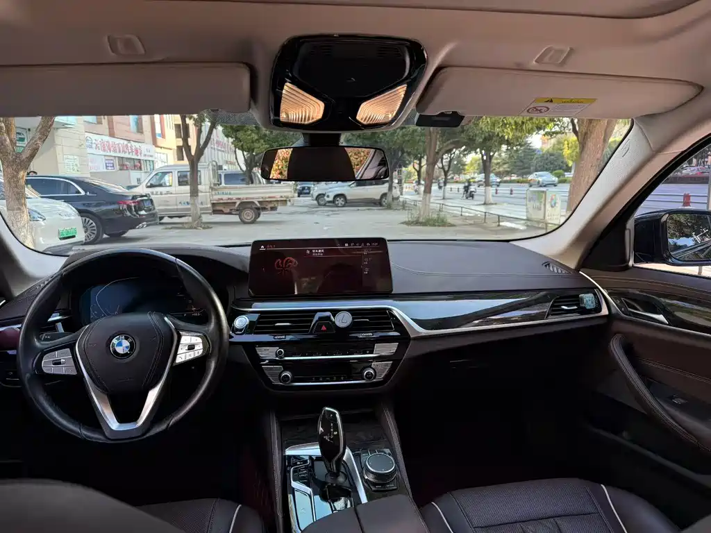 BMW 5 Series 2021 525Li Luxury Package купить на сайте DeffCars