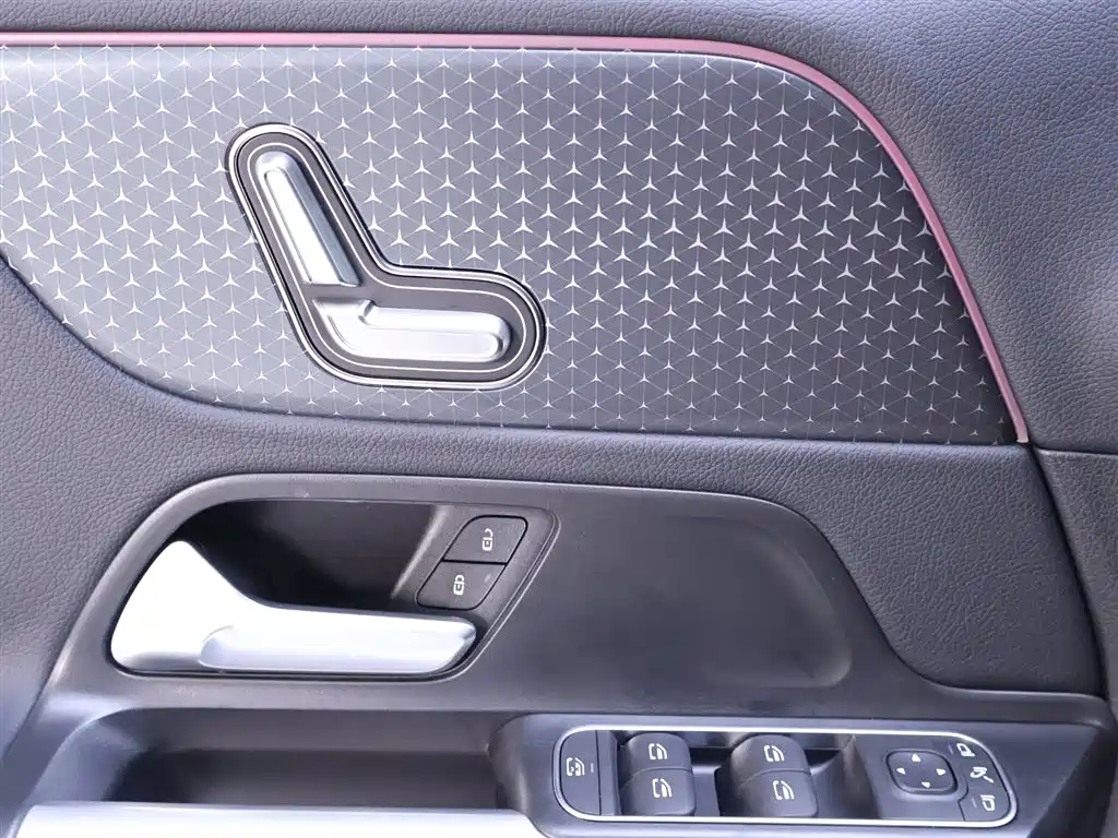 Mercedes-Benz GLB 2025 GLB 220 Dynamic купить на сайте DeffCars
