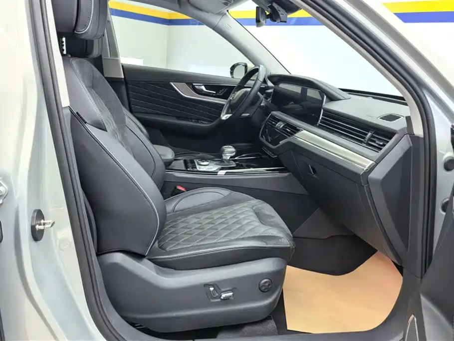 Hongqi HS5 2019 2.0T Zhilian Qixiang four-wheel drive version купить на сайте DeffCars