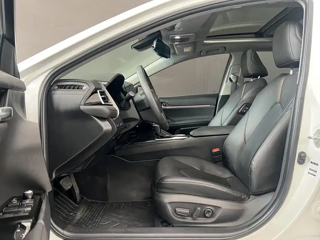 Camry 2021 2.5G Deluxe Edition купить на сайте DeffCars