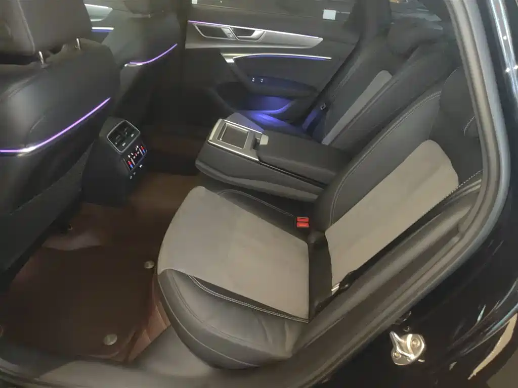 Audi A6L 2024 45 TFSI Premium Dynamic Model купить на сайте DeffCars